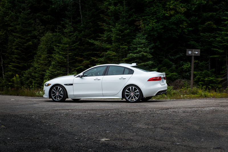Illustration for article titled The 2018 Jaguar XE Would Be The Perfect Sport Sedan If It Was More Exciting